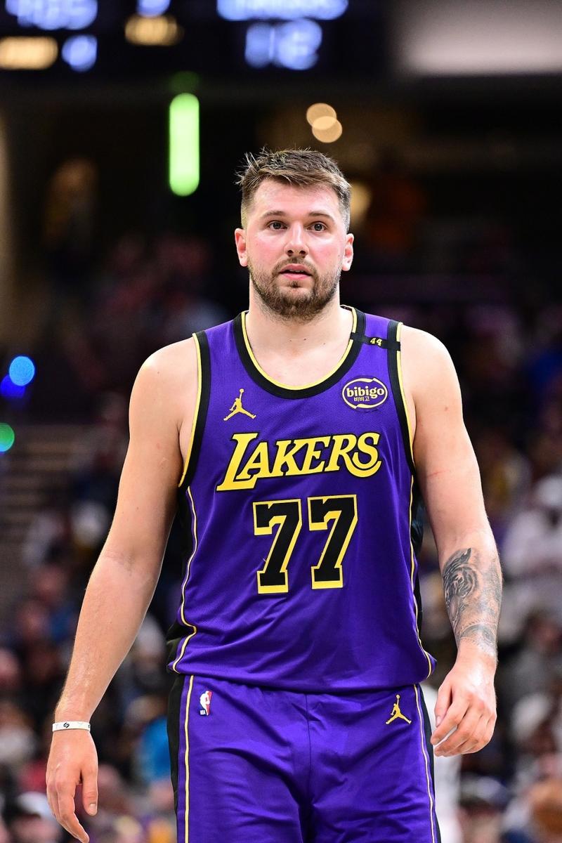 爱游戏平台-包含纽约尼克斯赛后遗憾出局,志在NBA总决赛名次提升,球迷炸锅,球队文化再被提及的词条